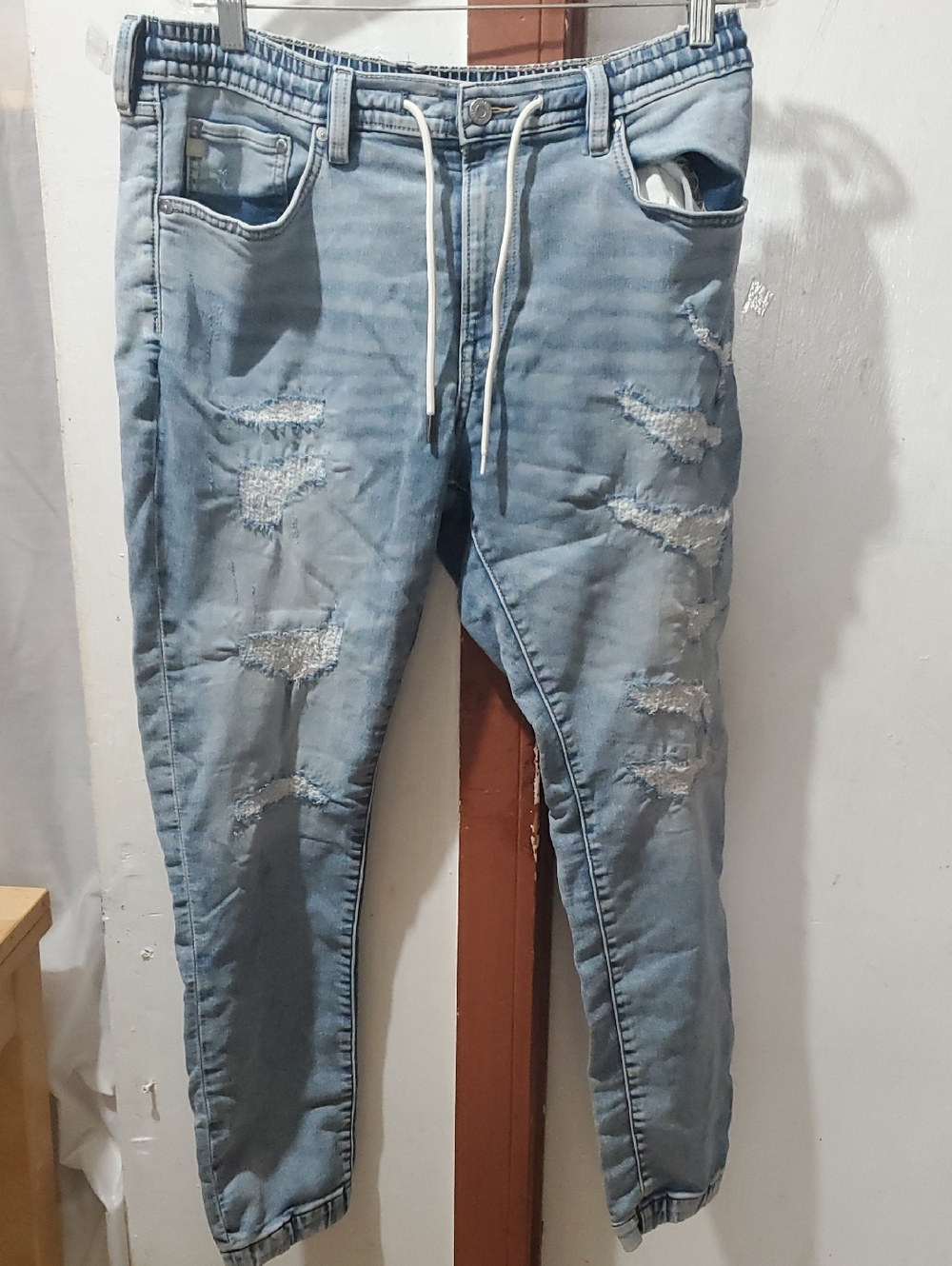 H&M Woman Light Blue Distressed Denim Slim Jogger Jeans Size L